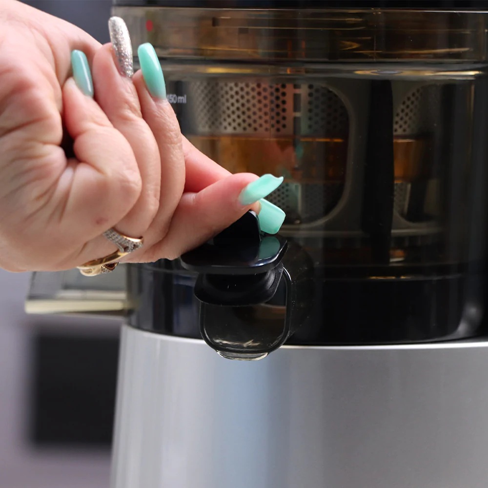 Wonderchef V6 Cold Press Slow Juicer with Slow Squeezing Technology